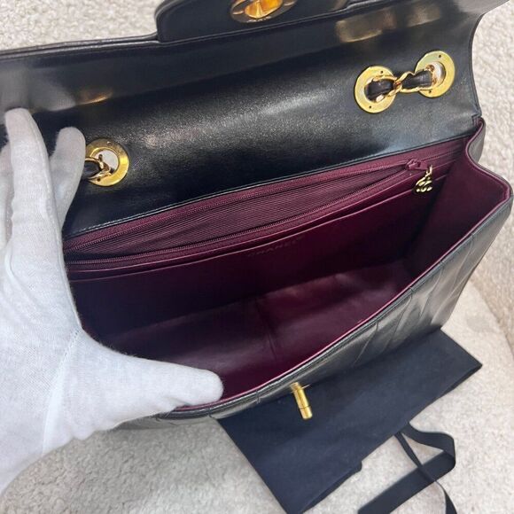 100% Authentic CHANEL Vintage Jumbo XL Single Flap Vertical Quilt Flap Bag - Picture 9 of 14